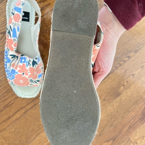 Marimekko x Uniqlo sandal - Picture 2 of 3